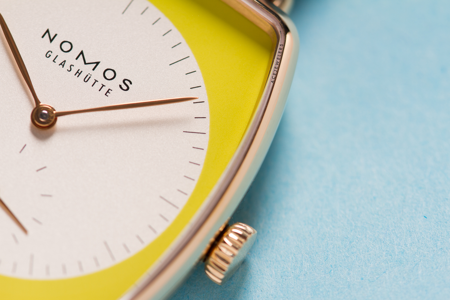 nomos lux zikade dial close-up